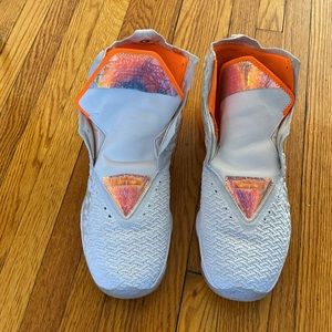 Nike LeBron James XVI 16 WTL LMTD